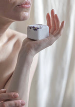 Load image into Gallery viewer, Tea Tree, Thyme and Juniper Shower Steamer with Mallow Flowers