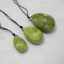 Load image into Gallery viewer, Jade Yoni Egg