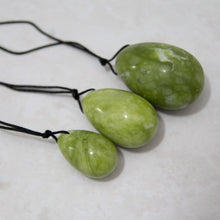 Load image into Gallery viewer, Jade Yoni Egg