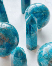 Load image into Gallery viewer, Apatite Tower