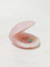 Load image into Gallery viewer, Rose Quartz Clam Shell