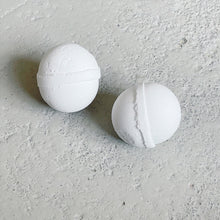 Load image into Gallery viewer, Peppermint and Eucalyptus Bath Bomb
