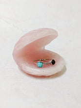 Load image into Gallery viewer, Rose Quartz Clam Shell
