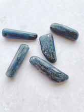 Load image into Gallery viewer, Blue Kyanite Tumble
